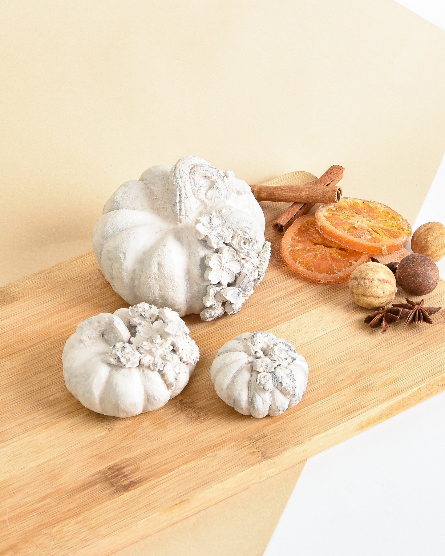 Blue Pumpkins with Autumn Leaves Pumkinks set of 3 Vintage White