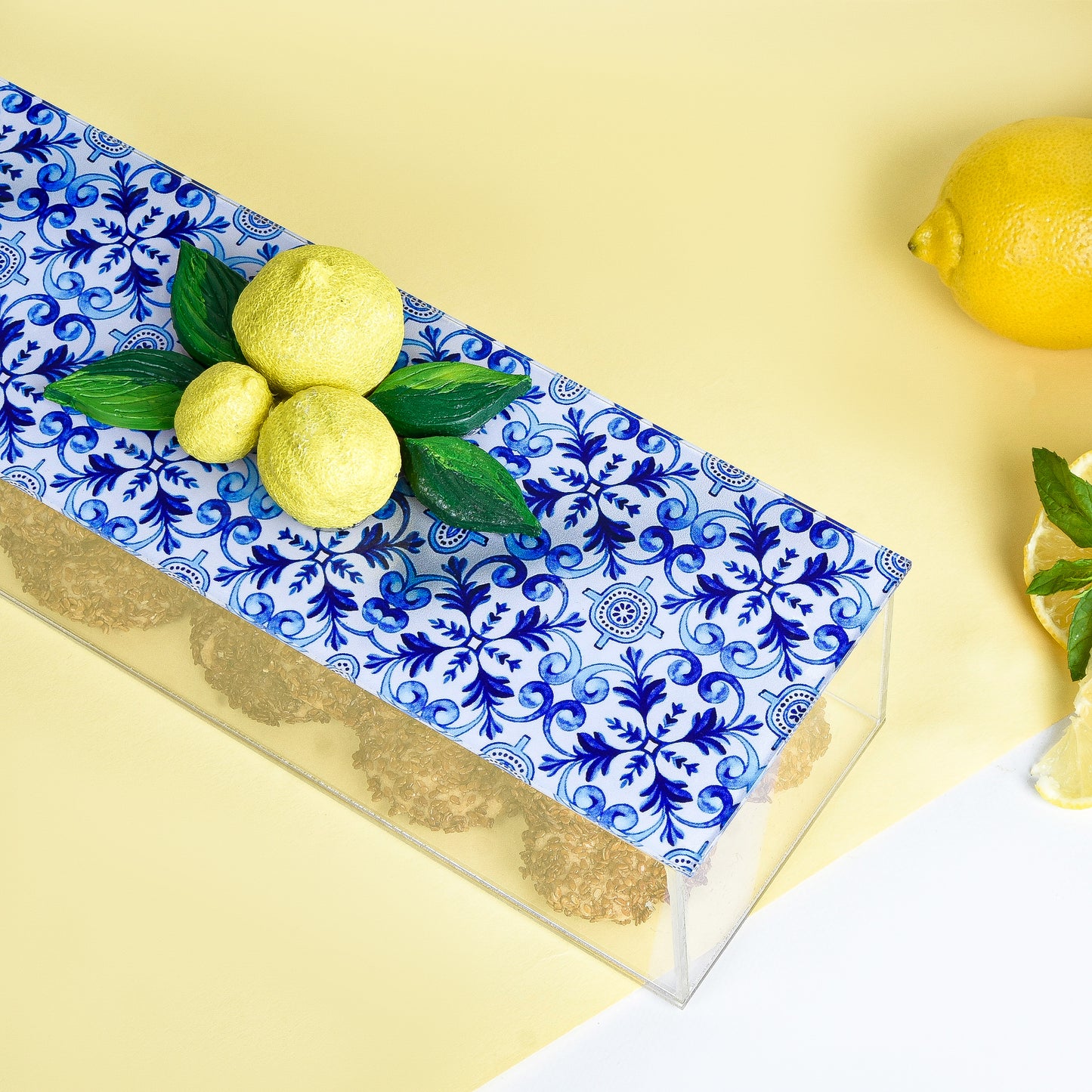 Fresh Lemones with Blue Plexi Box 30X10CM
