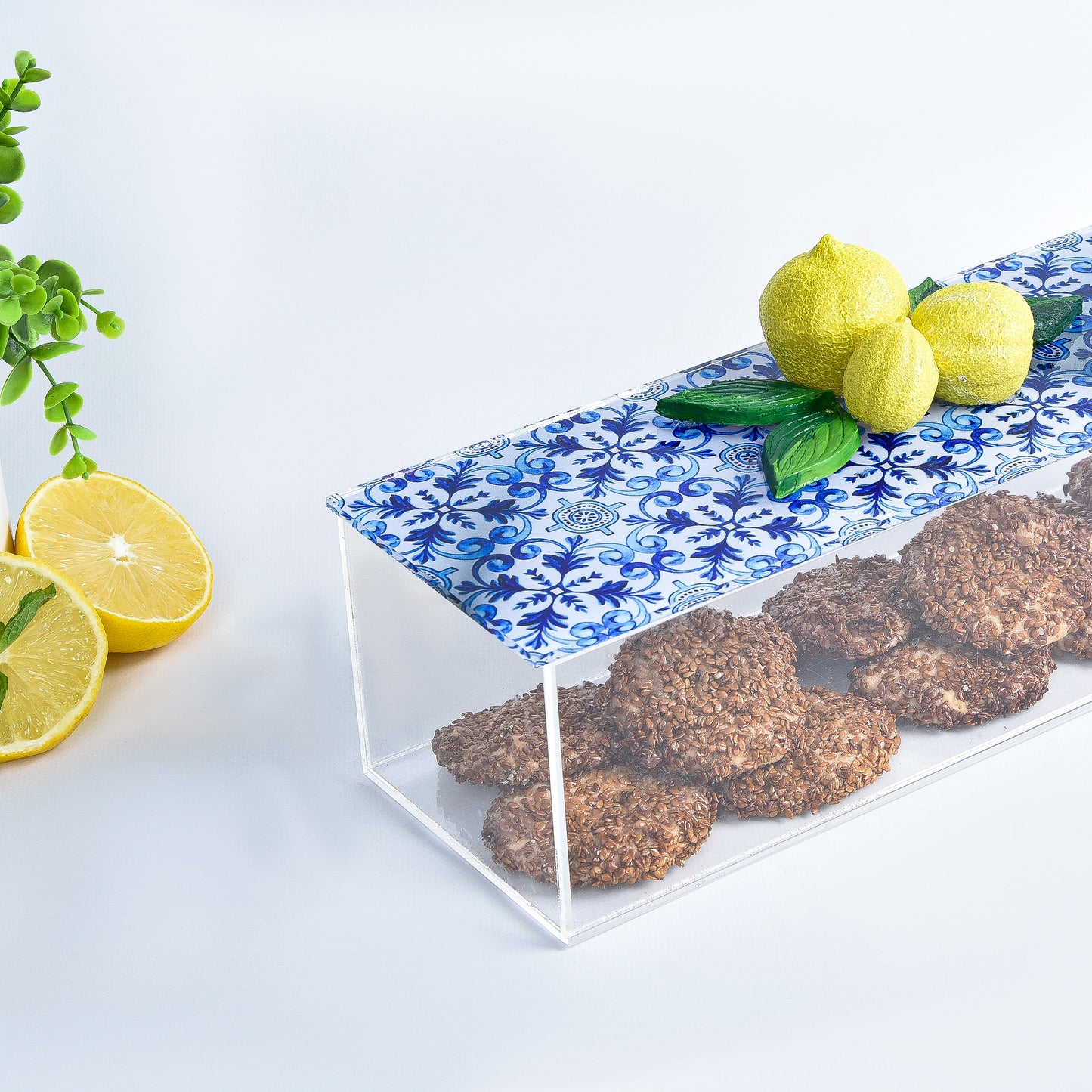 Fresh Lemones with Blue Plexi Box 30X10CM