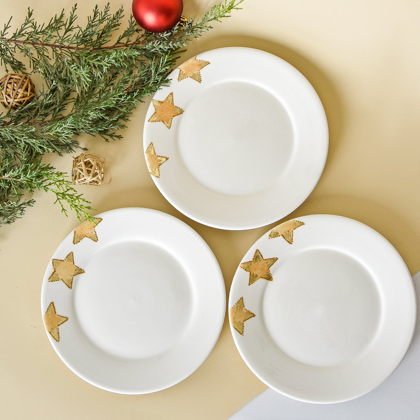 Gold Stars Accents – Dessert Plates (Set of Six)