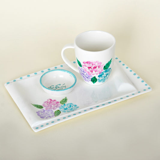 Hydrangea Blossom – Mother’s Day Hand-Painted Mug Gift Set with Porcelain Tray (Qahwat Ummi)